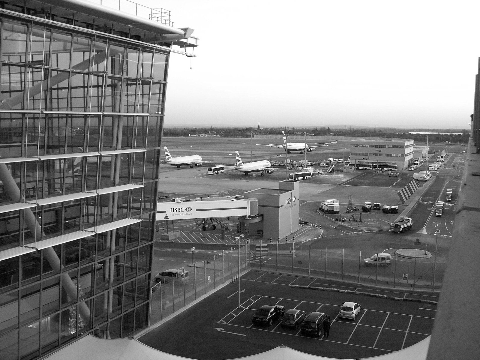 Heathrow Airport (LHR)